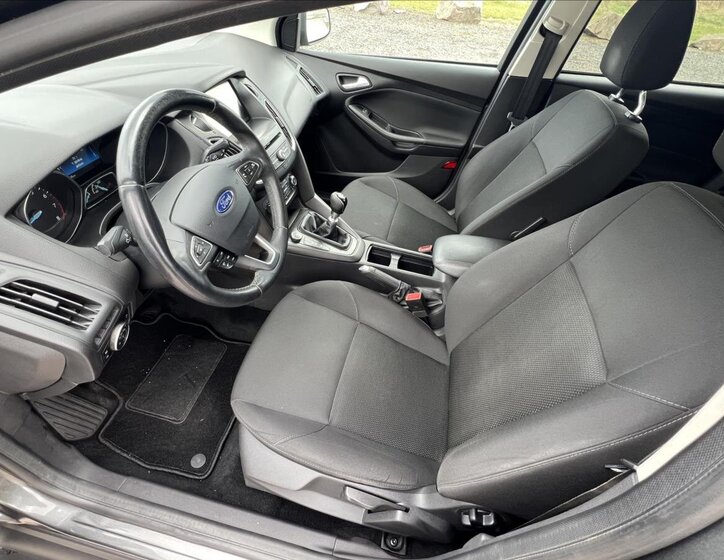 Ford Focus Kombi 999,0 92 kw