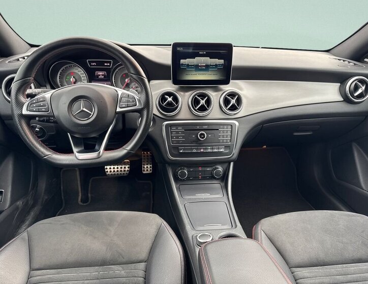 Mercedes-Benz CLA MPV 0,0 130 kw