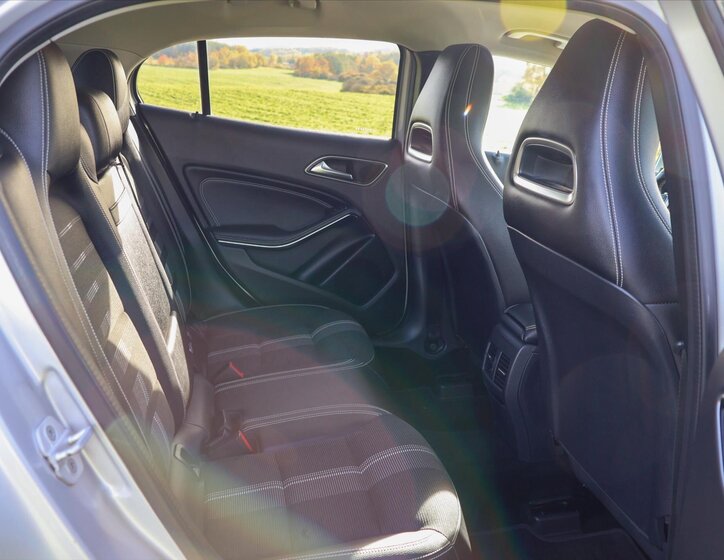 Mercedes-Benz GLA 13