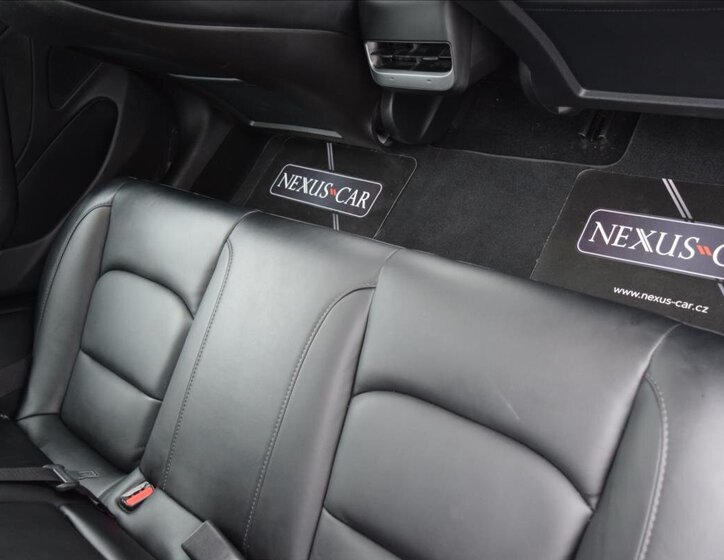 Tesla Model 3 Sedan 0,0 366 kw