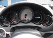 Porsche Cayenne SUV 4,1 l 283 kw