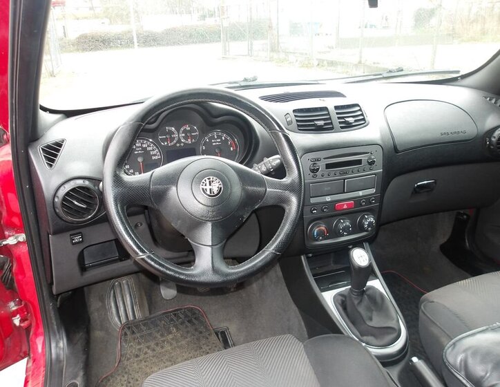 Alfa Romeo 147 Hatchback 1,6 l 77 kw