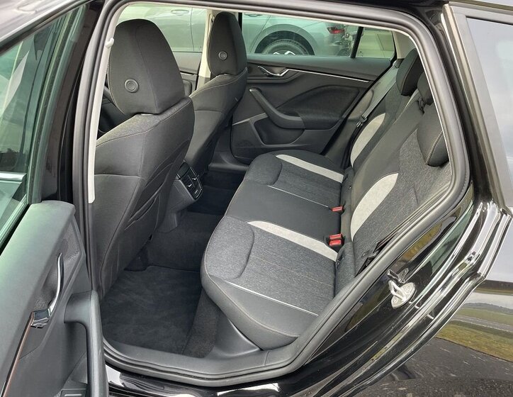 Škoda Kamiq Hatchback 999,0 85 kw