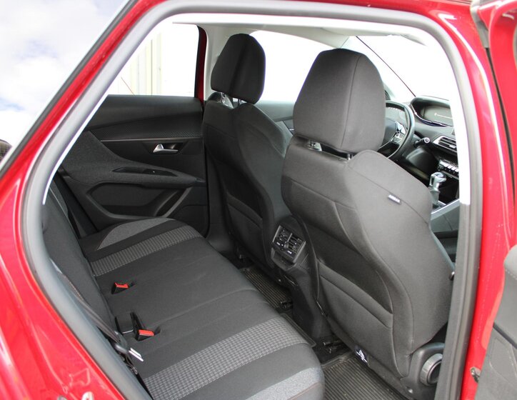 Peugeot 3008 SUV / Terénní 1,5 l 96 kw