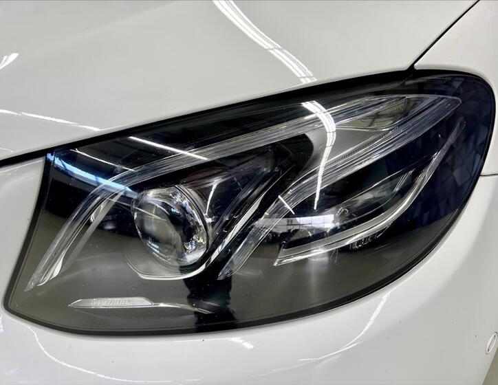 Mercedes-Benz Třídy E 8