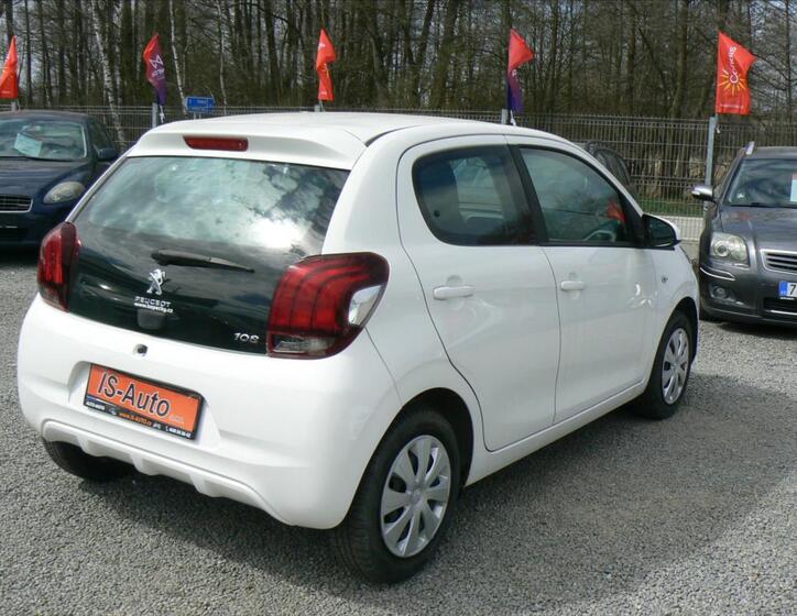 Peugeot 108 6