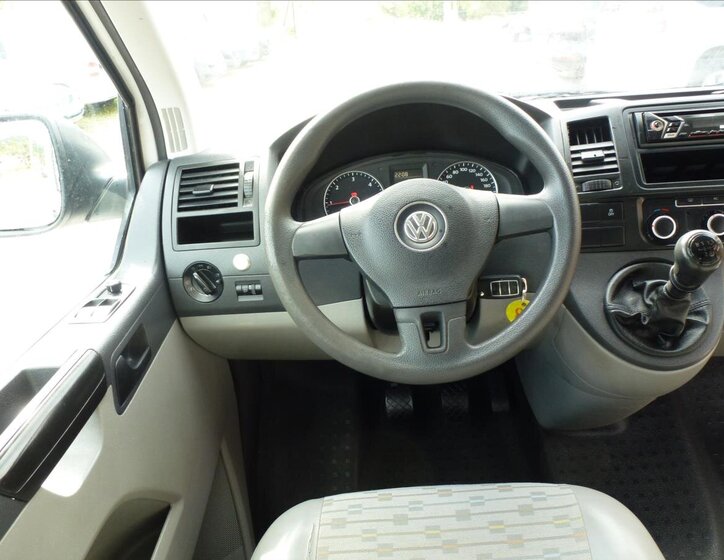Volkswagen Transporter Kombi 2,0 l 62 kw