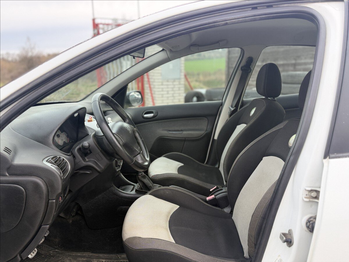 Peugeot 206 Hatchback 1,4 l 50 kw