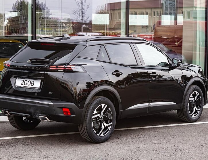 Peugeot 2008 SUV 1,2 l 100 kw