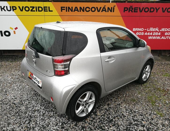 Toyota iQ Kupé 998,0 50 kw