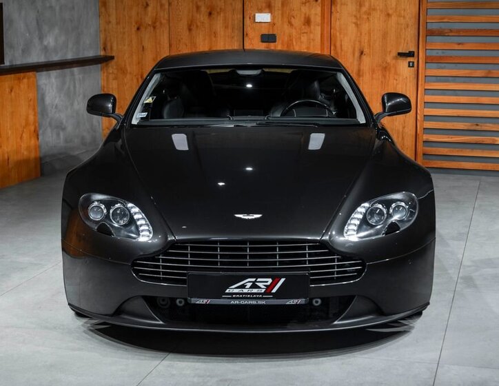 Aston Martin V8 Vantage Kupé 4,7 l 313 kw