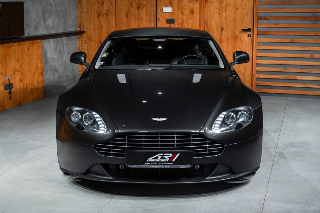 Aston Martin V8 Vantage Kupé 4,7 l 313 kw