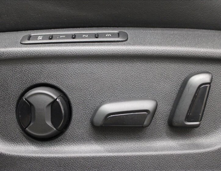 Škoda Karoq SUV / Terénní 2,0 l 110 kw