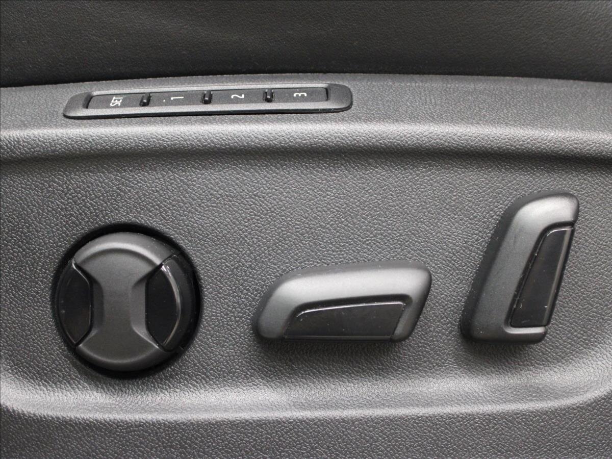 Škoda Karoq SUV / Terénní 2,0 l 110 kw