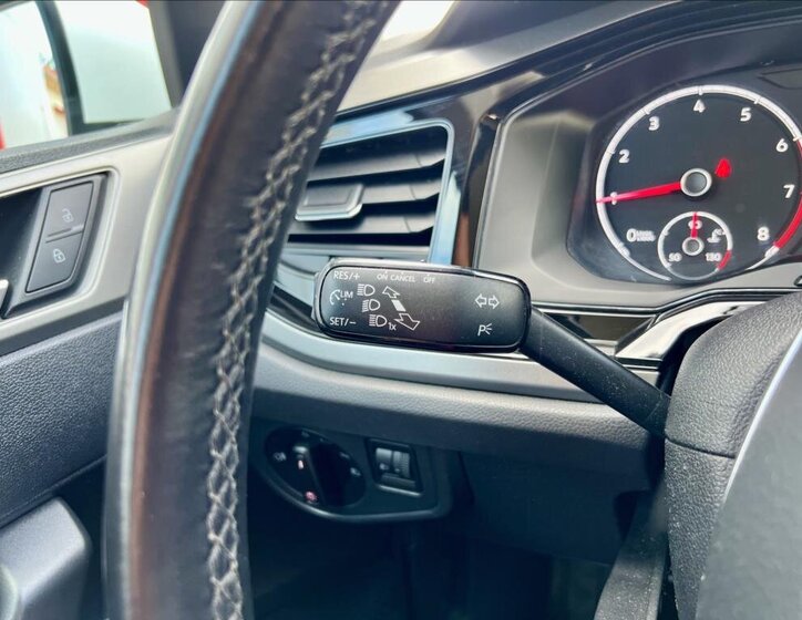 Volkswagen Polo Hatchback 999,0 70 kw