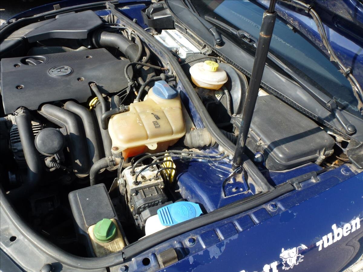 Volkswagen Passat Kombi 1,6 l 74 kw