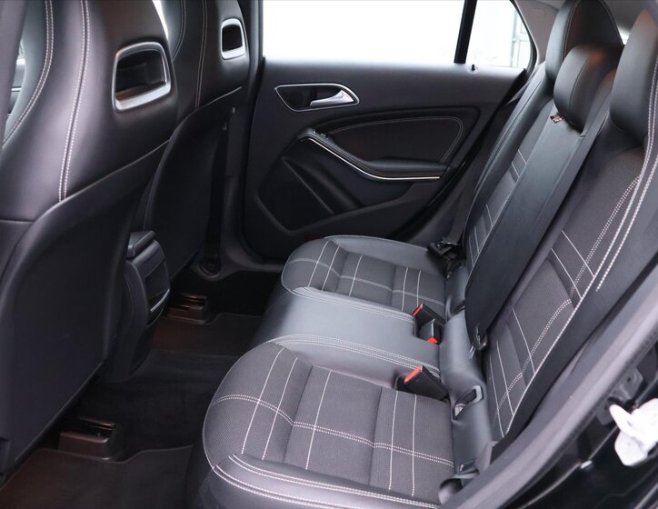 Mercedes-Benz CLA Kombi 2,0 l 155 kw