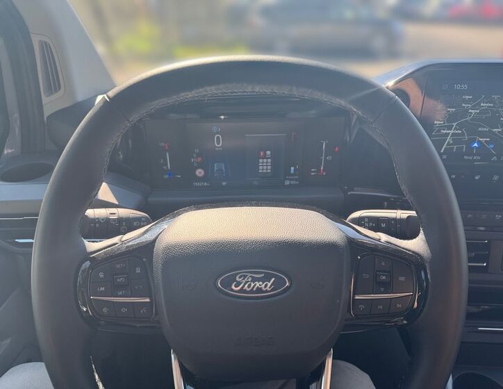 Ford Tourneo Custom 8