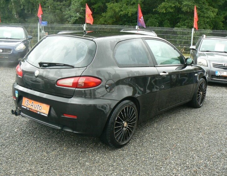 Alfa Romeo 147 Hatchback 1,6 l 77 kw