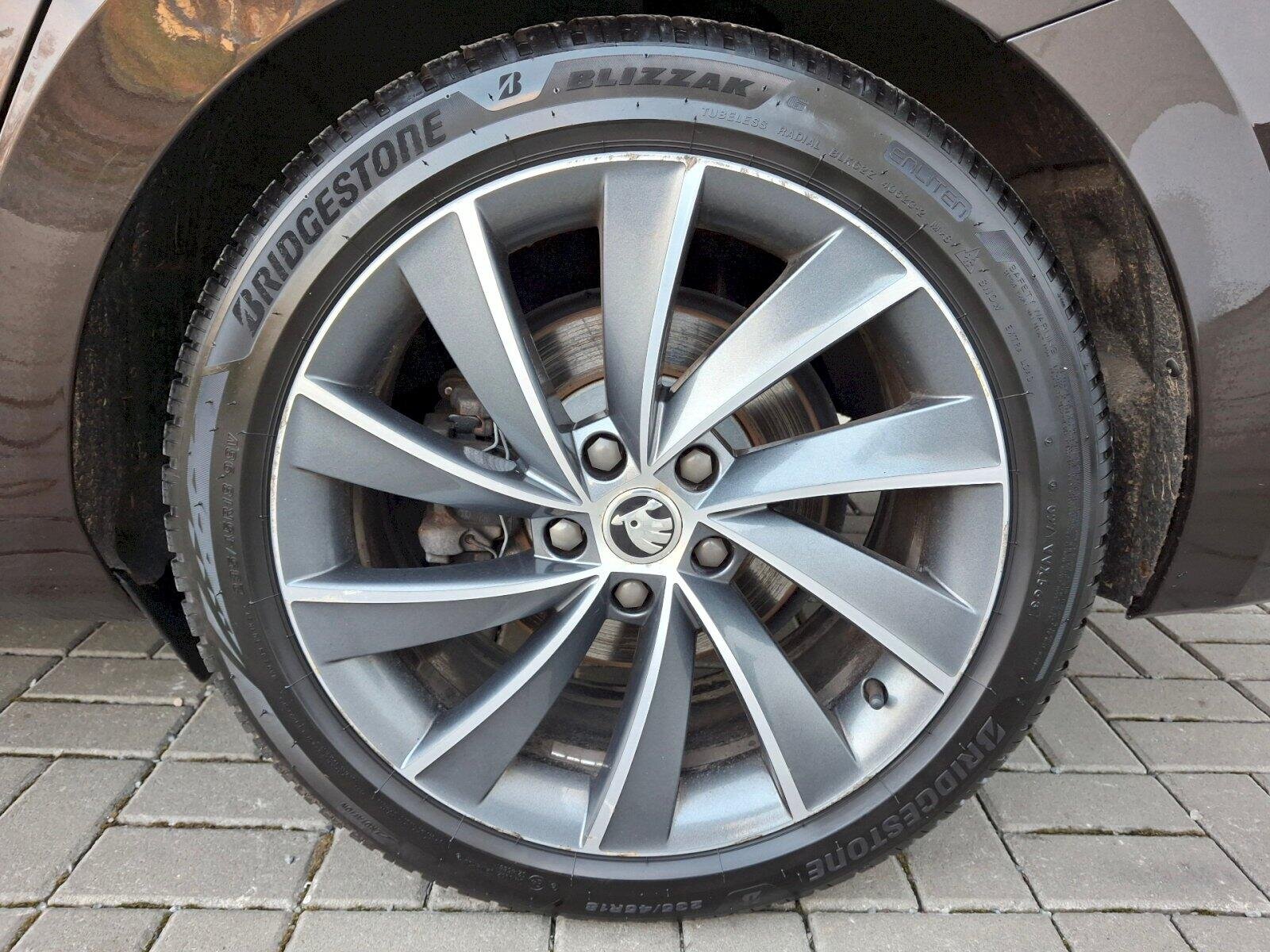 Škoda Superb Sedan / Limuzína 2,0 l 140 kw