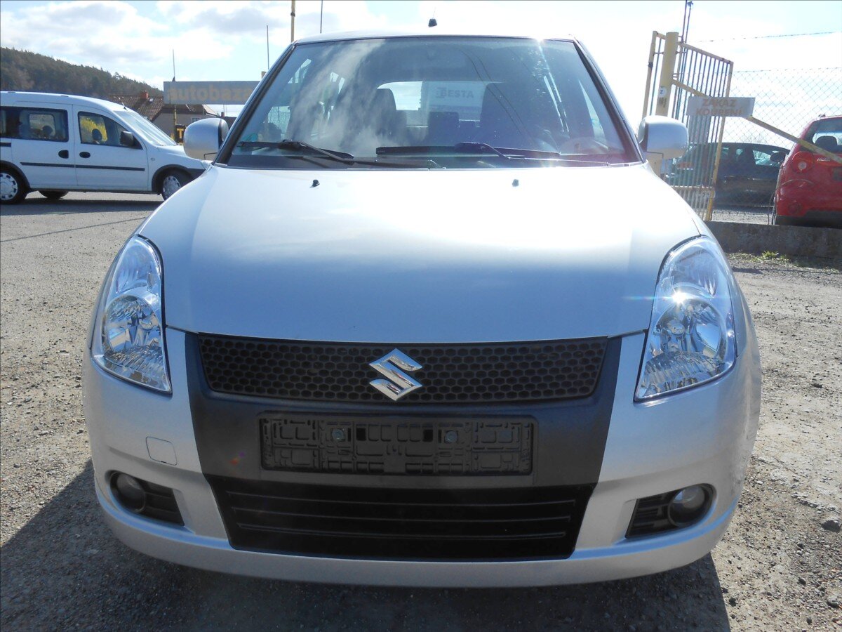 Suzuki Swift Hatchback 1,3 l 67 kw