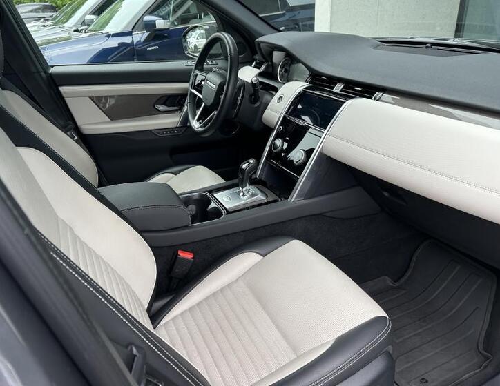 Land Rover Discovery Sport 15