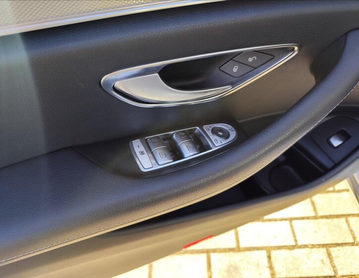 Mercedes-Benz Třídy E 13