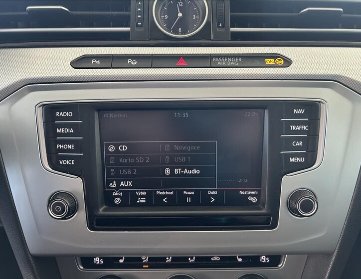 Volkswagen Passat Sedan / Limuzína 1,4 l 110 kw