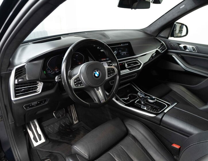 BMW X5 SUV 4,4 l 390 kw