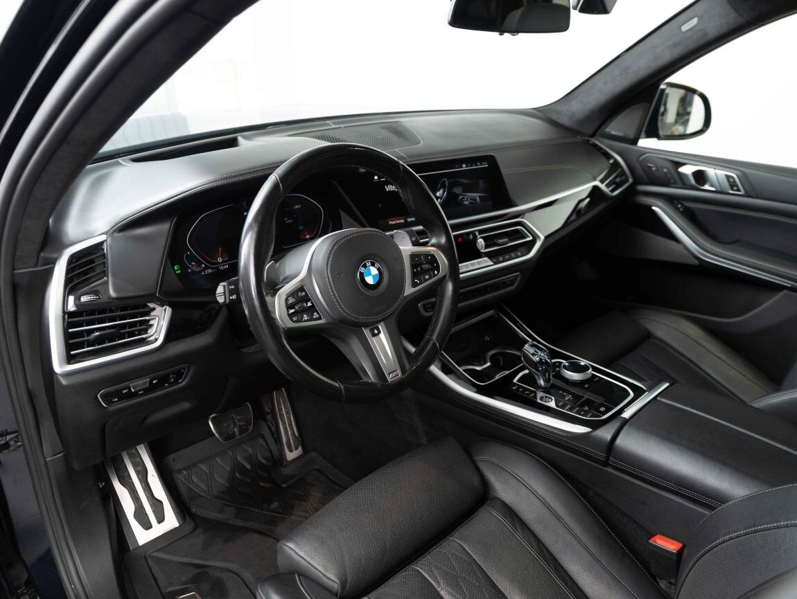 BMW X5 SUV 4,4 l 390 kw