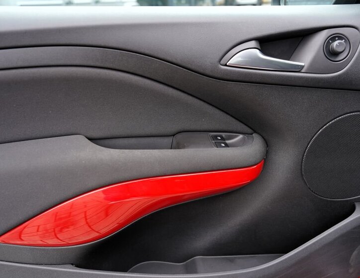 Opel Adam Hatchback 1,4 l 64 kw