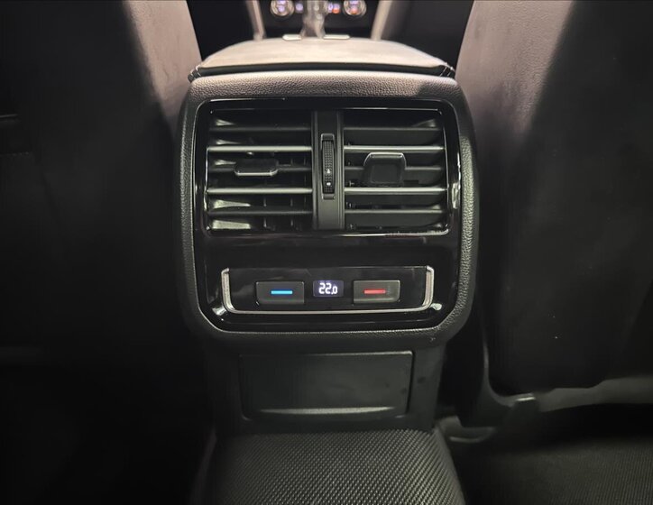 Volkswagen Passat Sedan / Limuzína 2,0 l 162 kw