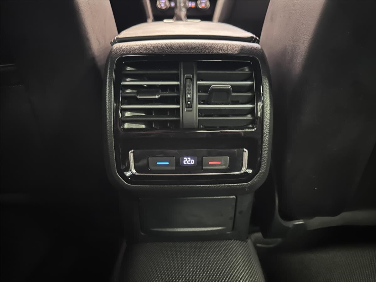 Volkswagen Passat Sedan / Limuzína 2,0 l 162 kw