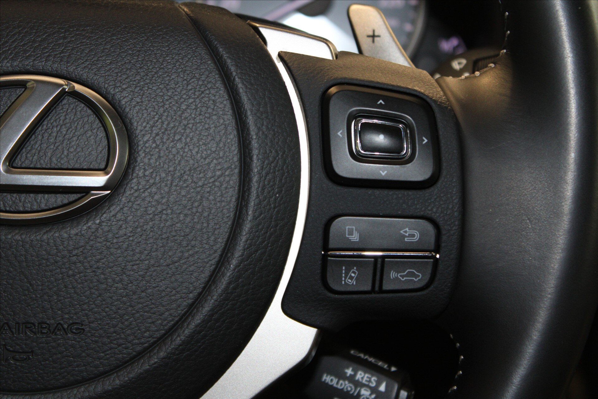 Lexus NX 300h SUV 2,5 l 145 kw