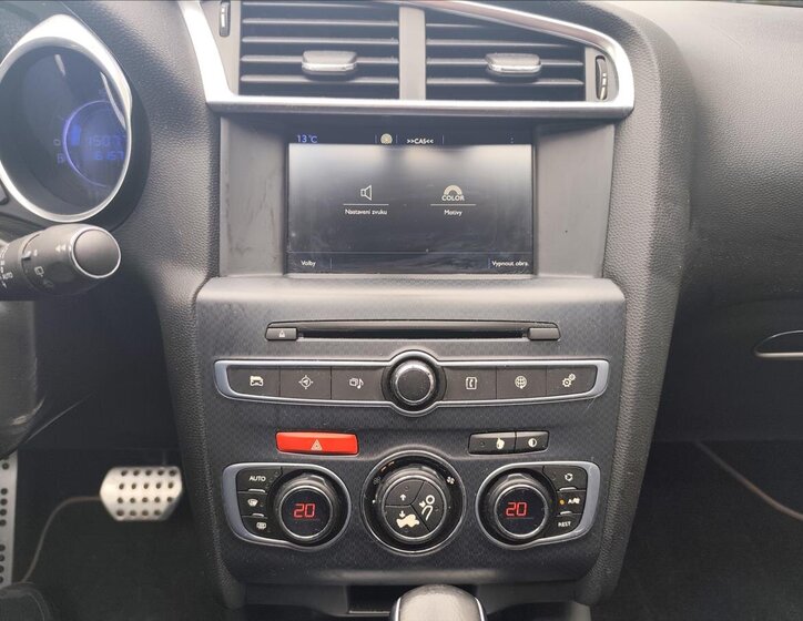 DS Automobiles DS4 Hatchback 2,0 l 133 kw