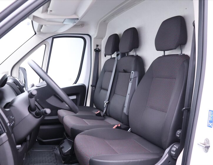 Peugeot Boxer Skříň 2,2 l 121 kw