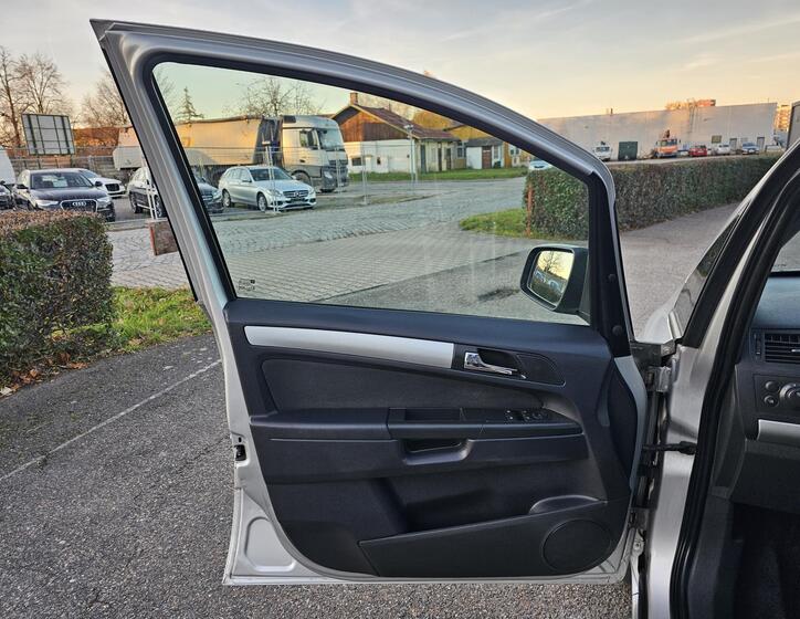 Opel Zafira 15