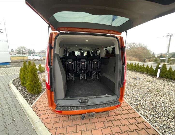 Ford Tourneo Custom 8
