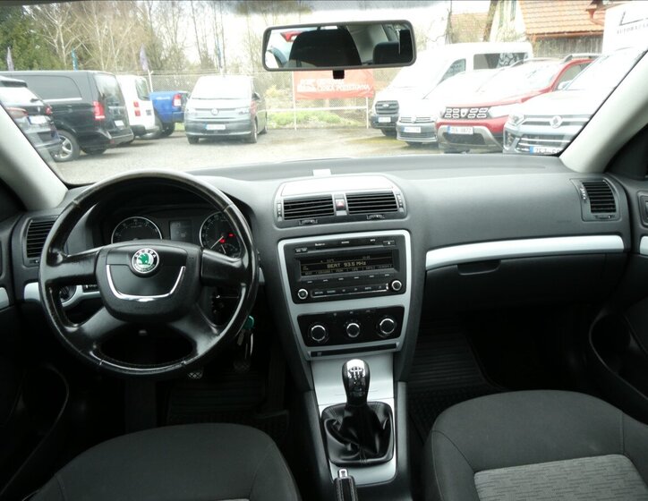 Škoda Octavia Sedan / Limuzína 1,6 l 75 kw