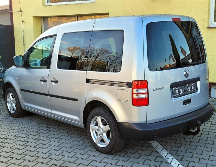 Volkswagen Caddy Skříň 1,6 l 75 kw