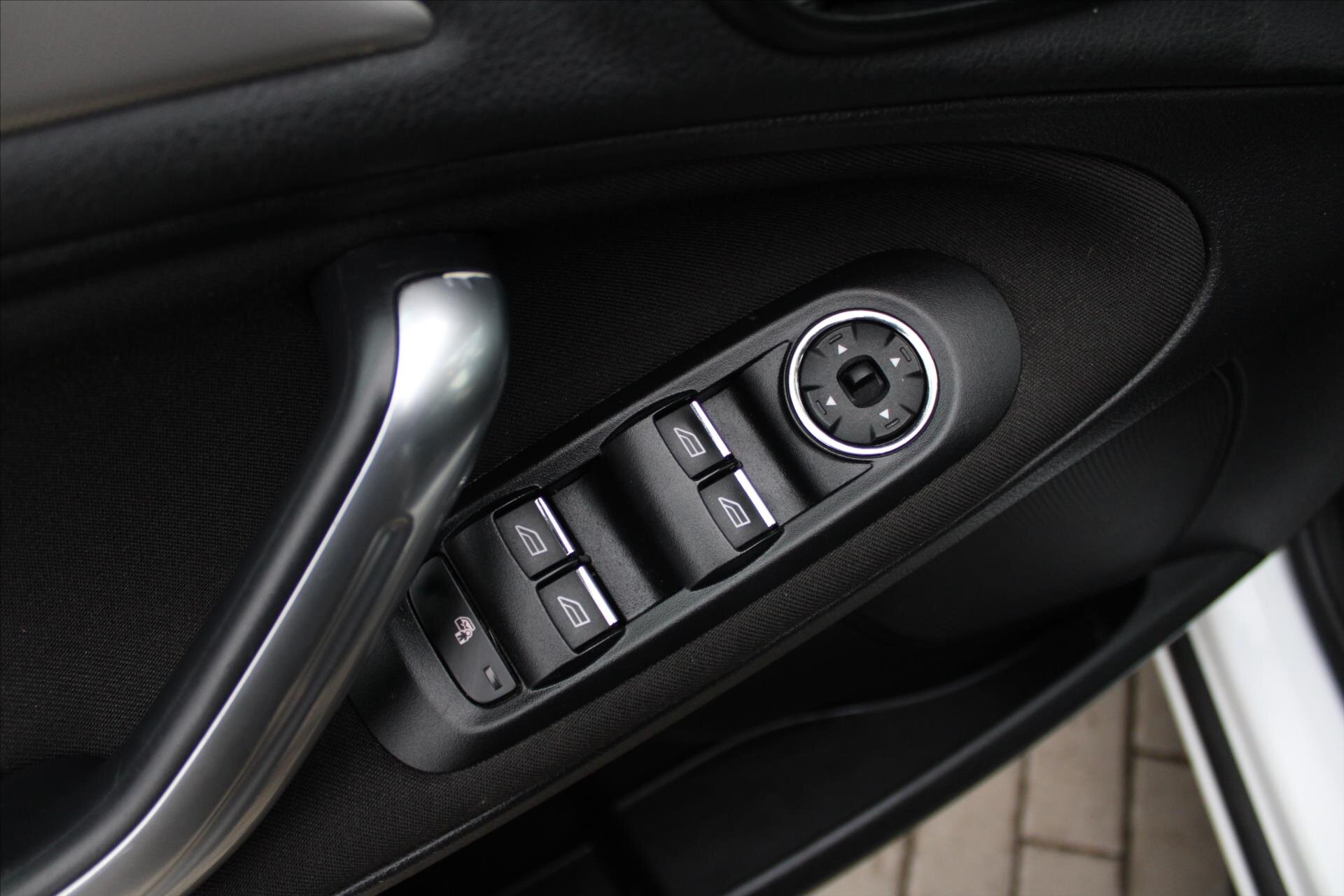 Ford S-MAX MPV 2,0 l 103 kw