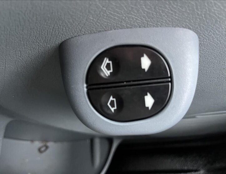 Ford Transit Skříň 2,2 l 74 kw