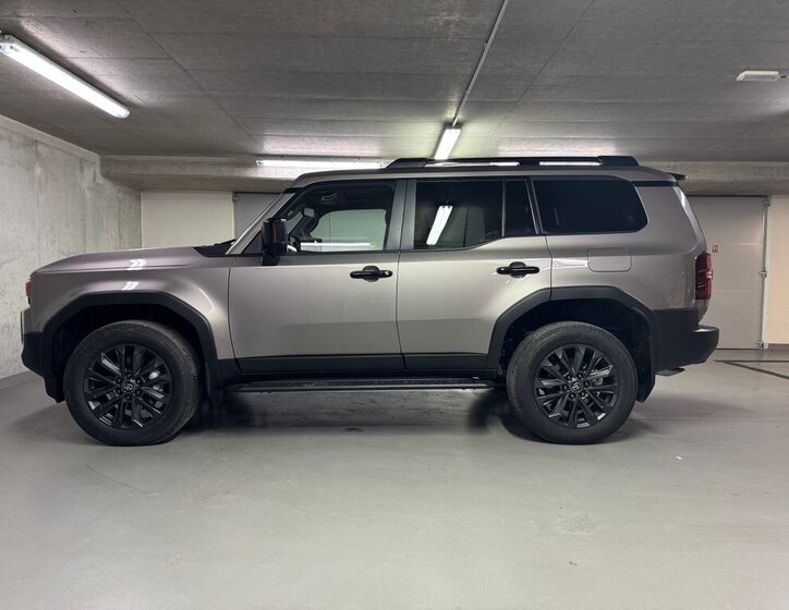 Toyota Land Cruiser 6