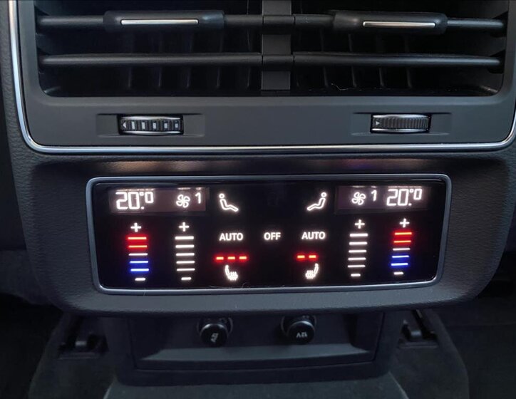 Audi Q8 SUV / Terénní 3,0 l 250 kw