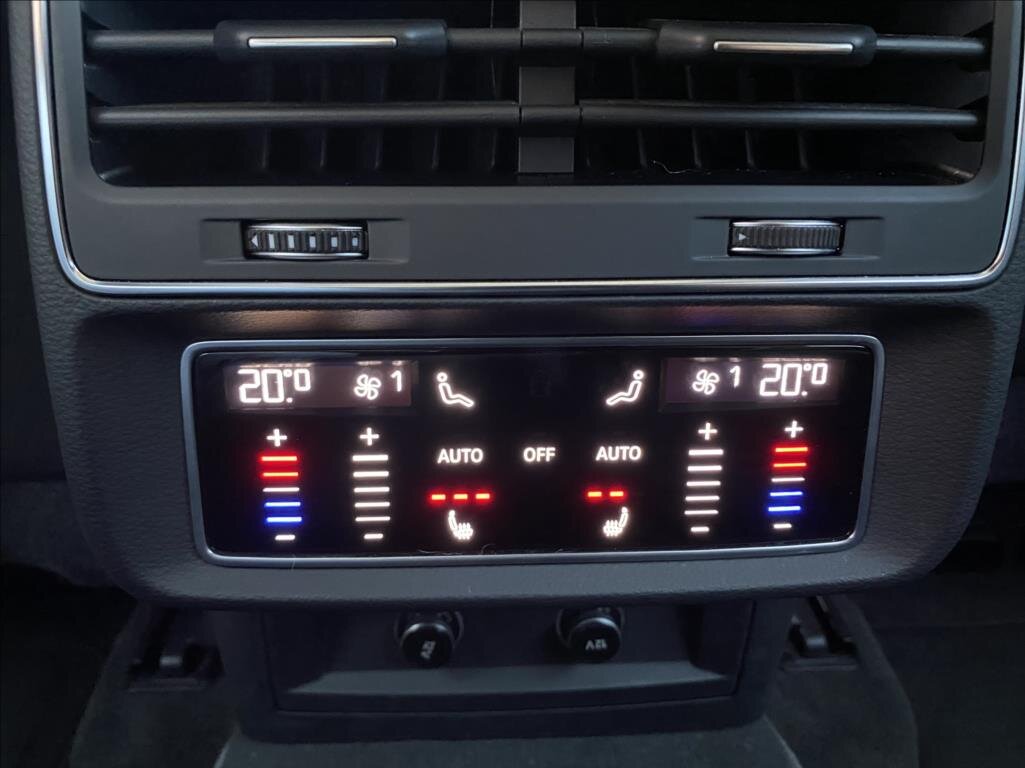 Audi Q8 SUV / Terénní 3,0 l 250 kw