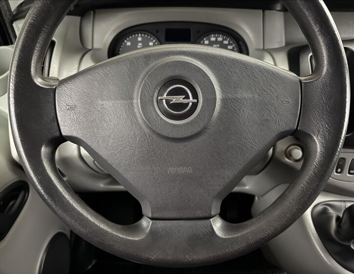 Opel Vivaro 8