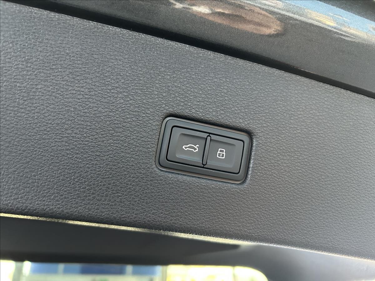 Audi Q8 SUV / Terénní 3,0 l 250 kw