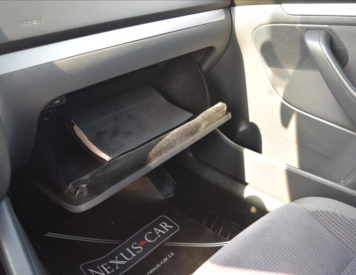 Volkswagen Golf Kombi 1,6 l 75 kw