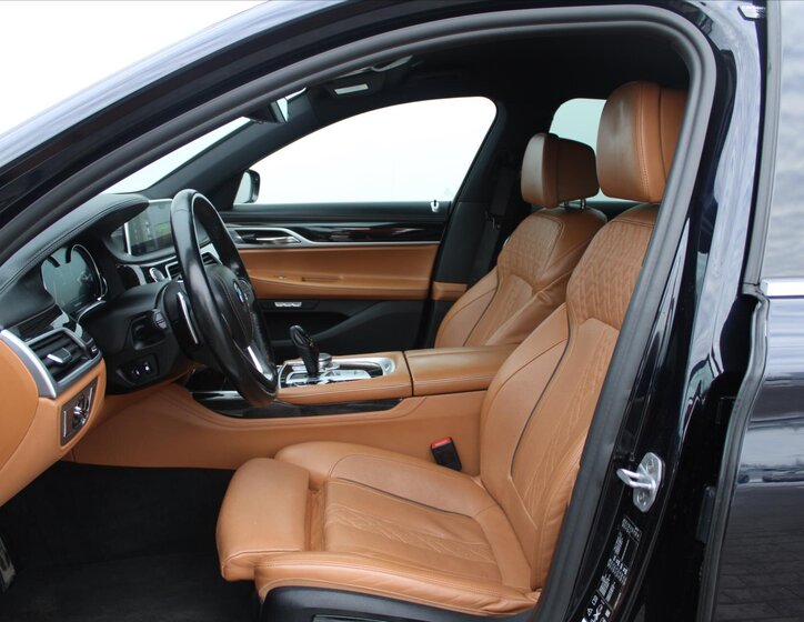 BMW Řada 7 Sedan / Limuzína 3,0 l 195 kw