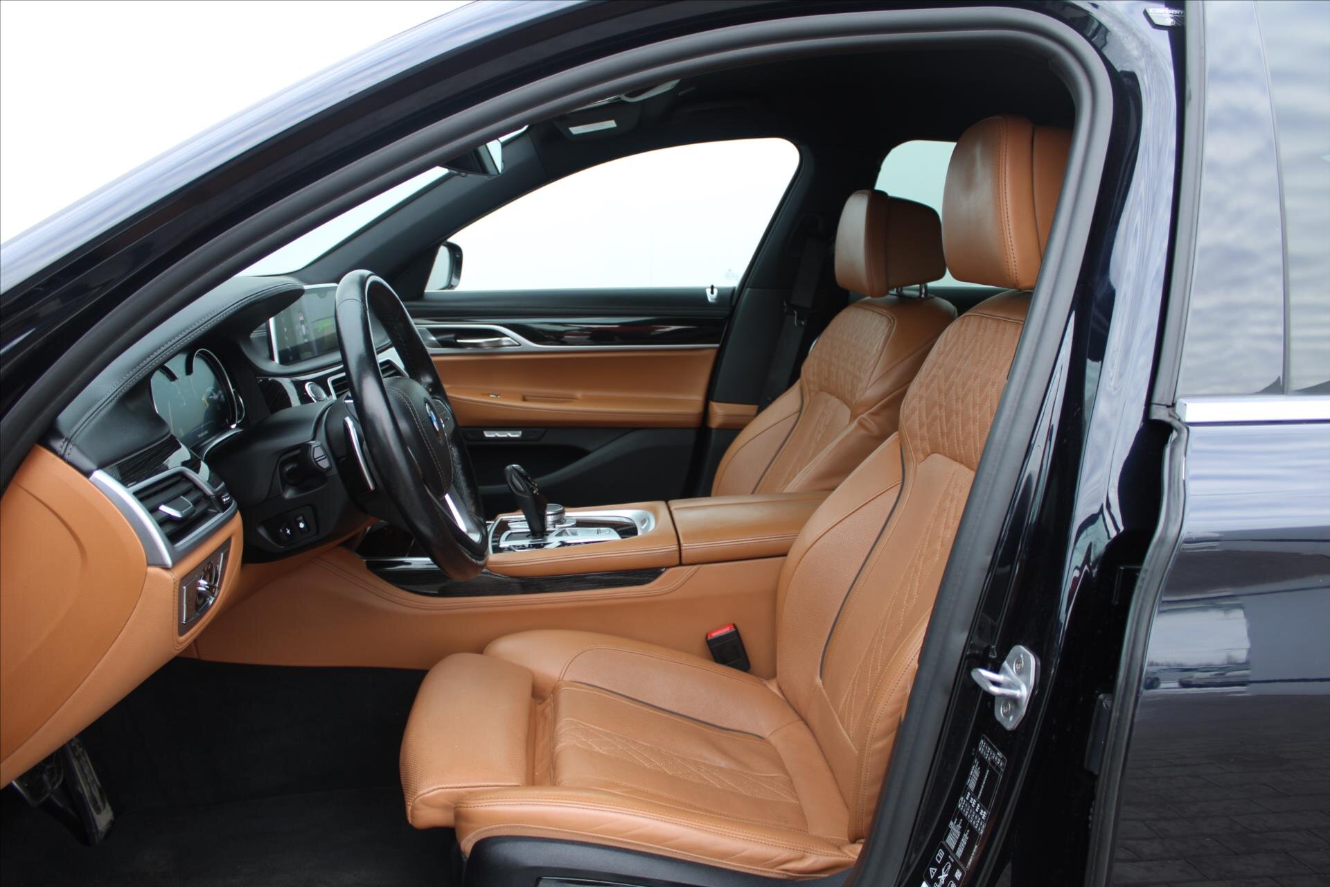 BMW Řada 7 Sedan / Limuzína 3,0 l 195 kw